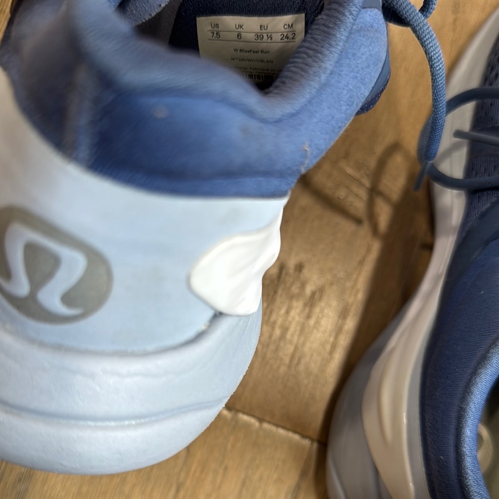 Lululemon Blissfeel Womens Running Shoe Water Drop / White / Blue Linen Size 7.5 - Picture 6 of 8